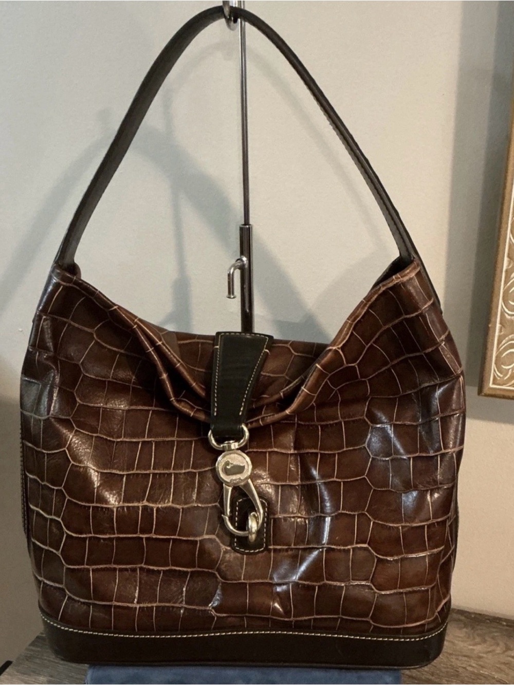 Dooney & Bourke Croc-Embossed Brown Leather Hobo Shoulder Bag Metal Clasp EUC